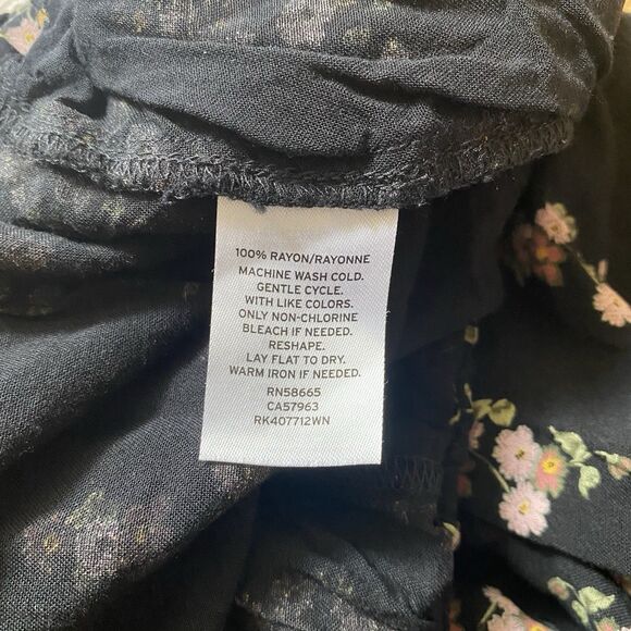 SUSINA 2X Black Floral Pull On Elastic Waist Ruffle Leg Crop Coquette Fairy Pant - Picture 8 of 16